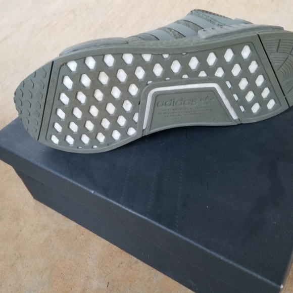 Adidas NMD R1 - Picture 2 of 7